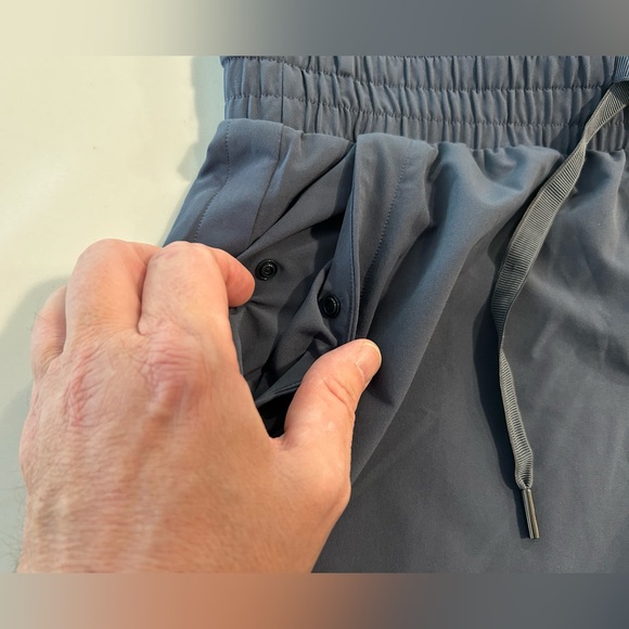 Spanx Out of Office Gray Shorts Size Women's M - Picture 3 of 7